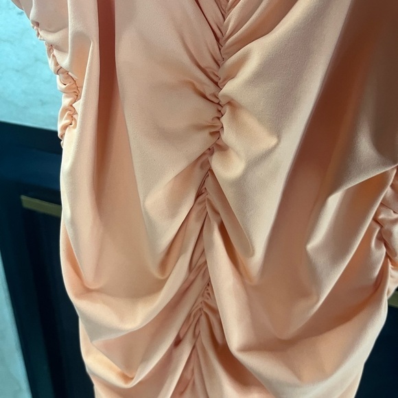 ♥️Fiestar pale orange ruched dress - Picture 5 of 8